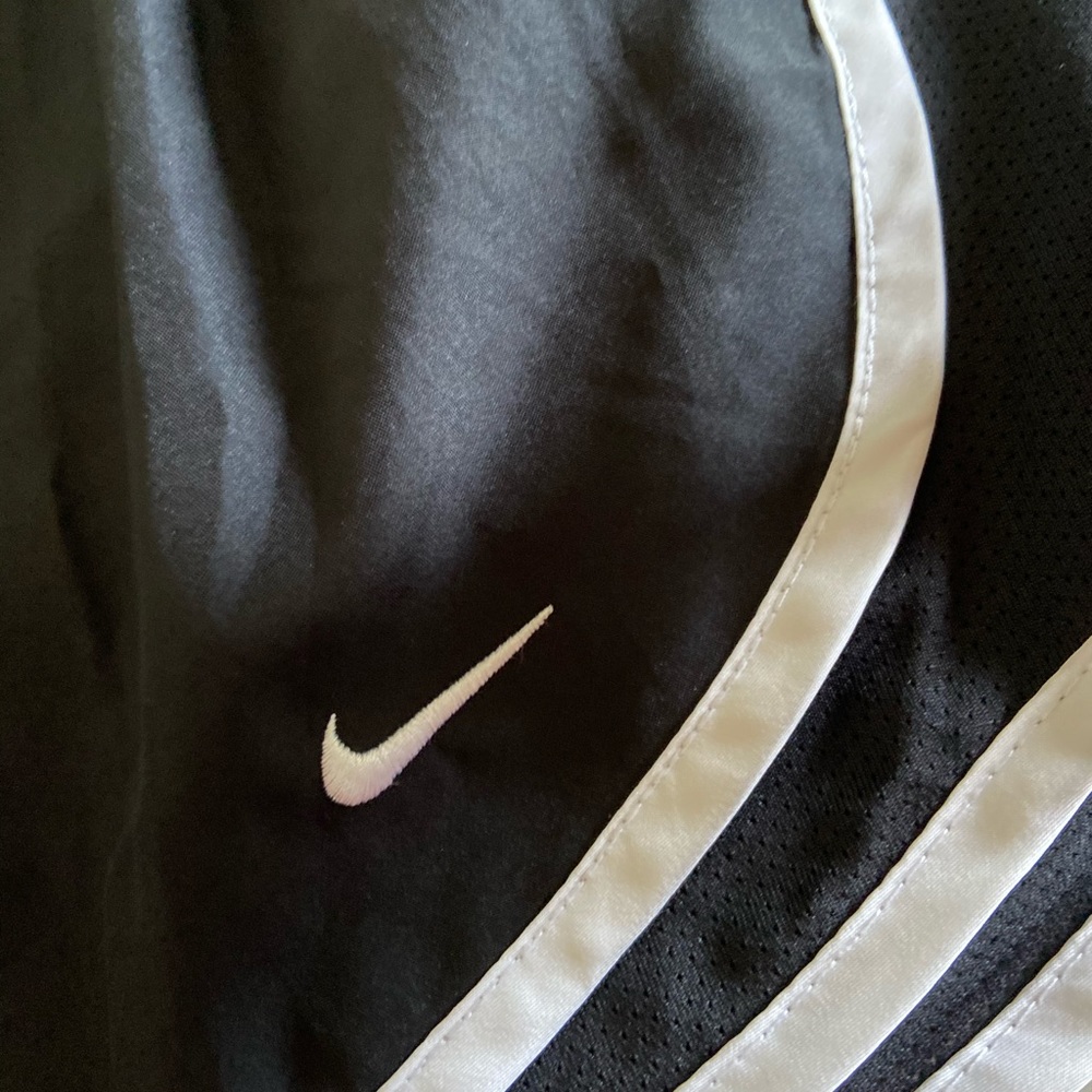 Nike shorts - Picture 3 of 4